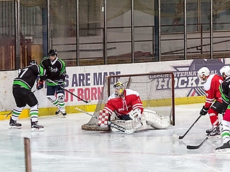 Historicky první hokejový zápas PKS okna
